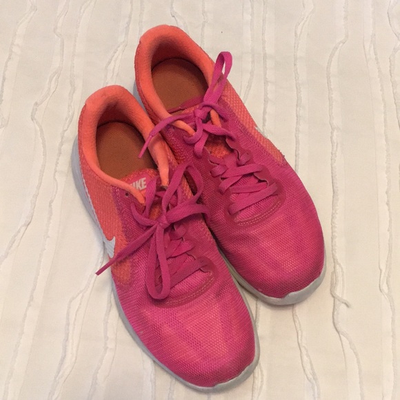 Nike Shoes - Picture 3 of 6